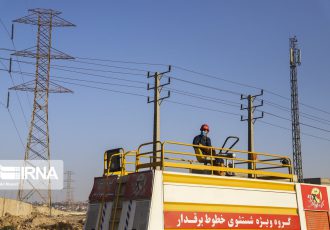 آمادگی گروه‌های خط گرم شبکه برق خوزستان برای تابستان ۱۴۰۳